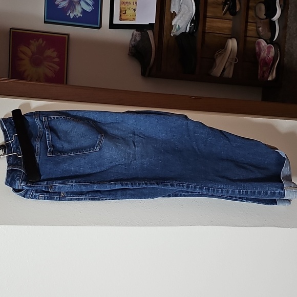 Old Navy Denim - Like new old navy jeans. Size 24.
